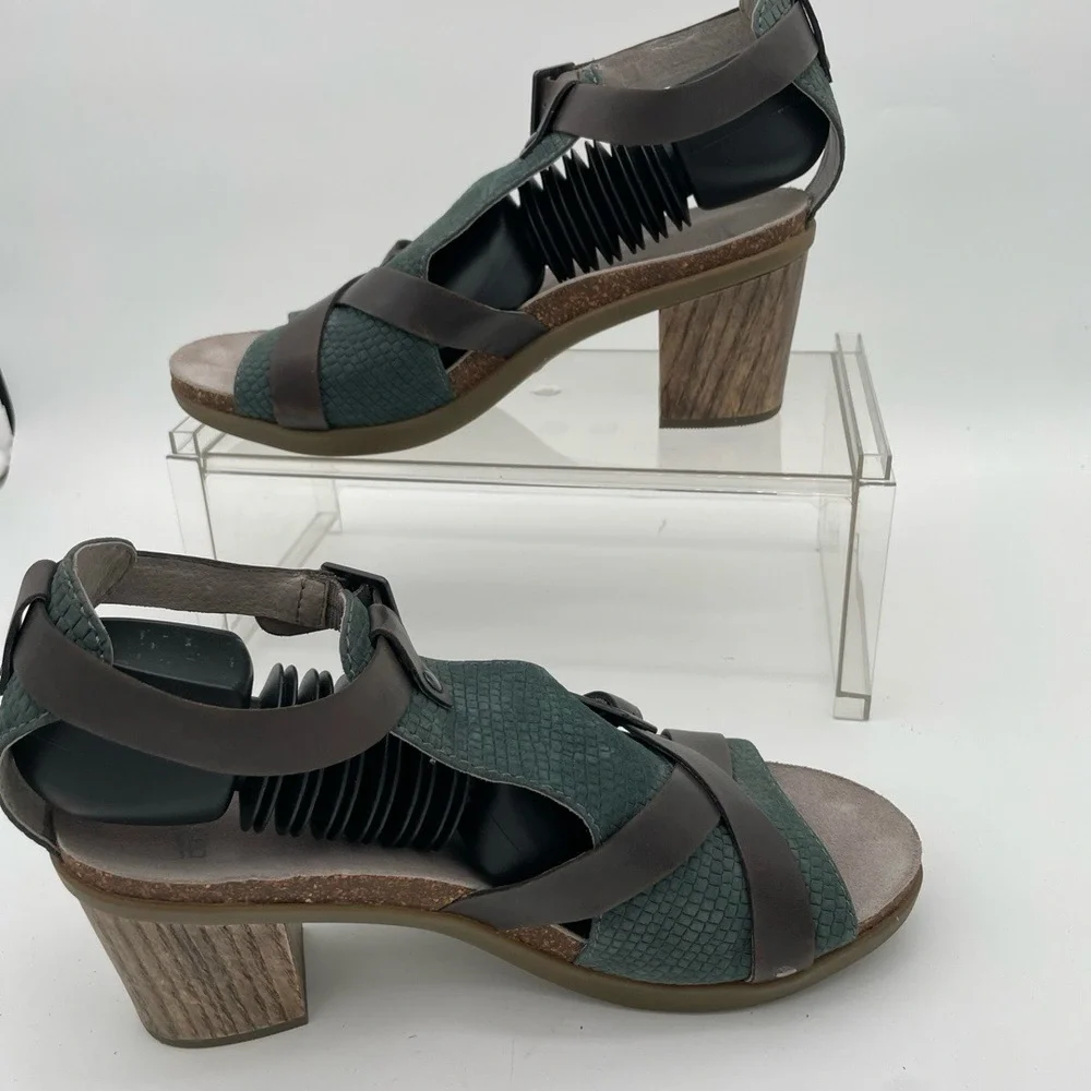 Dansko turquoise Green chunky block heel Emboss Comfort Sandal EU 42 US‎ 11.5-12